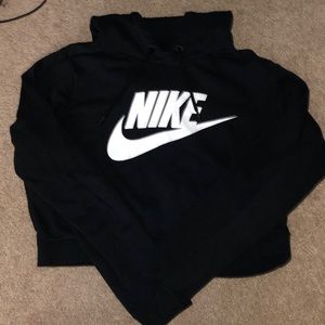 Women’s Nike cropped sweatshirt